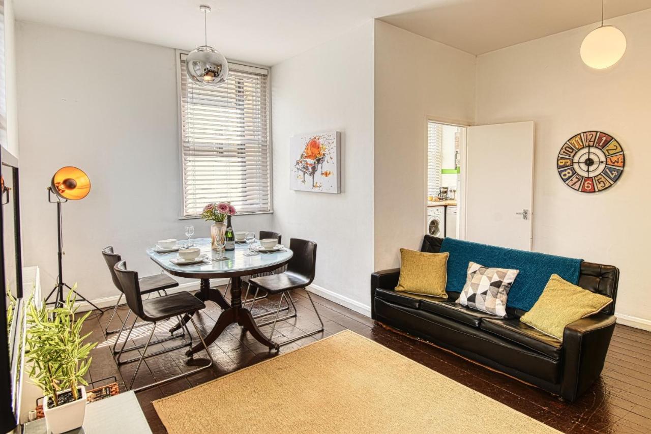 2 Bedroom Apartment In Bath City Centre With Garden & Free Parking Exterior photo